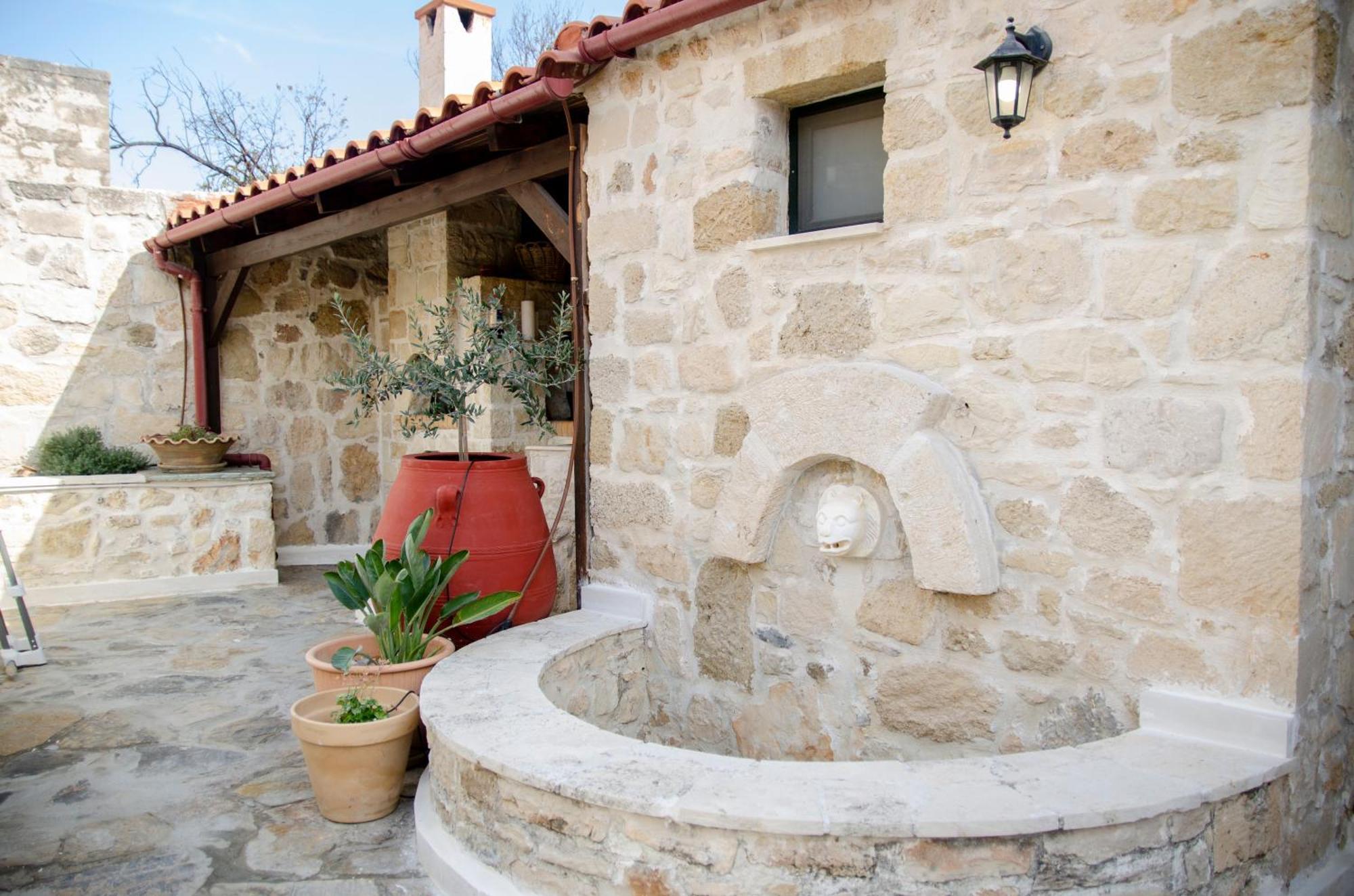 Pyrgou With Shared Swimming Pool Vakantiehuis Iraklion