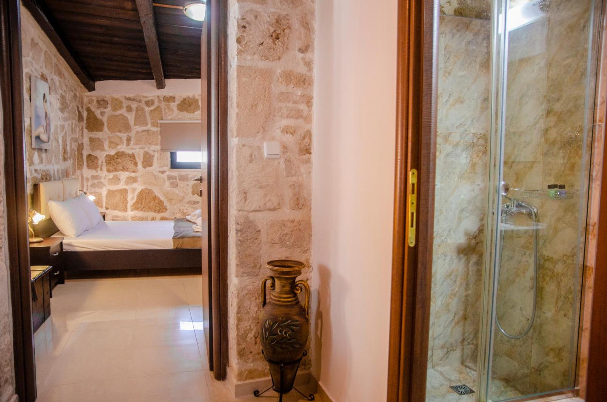 Pyrgou With Shared Swimming Pool Vakantiehuis Iraklion