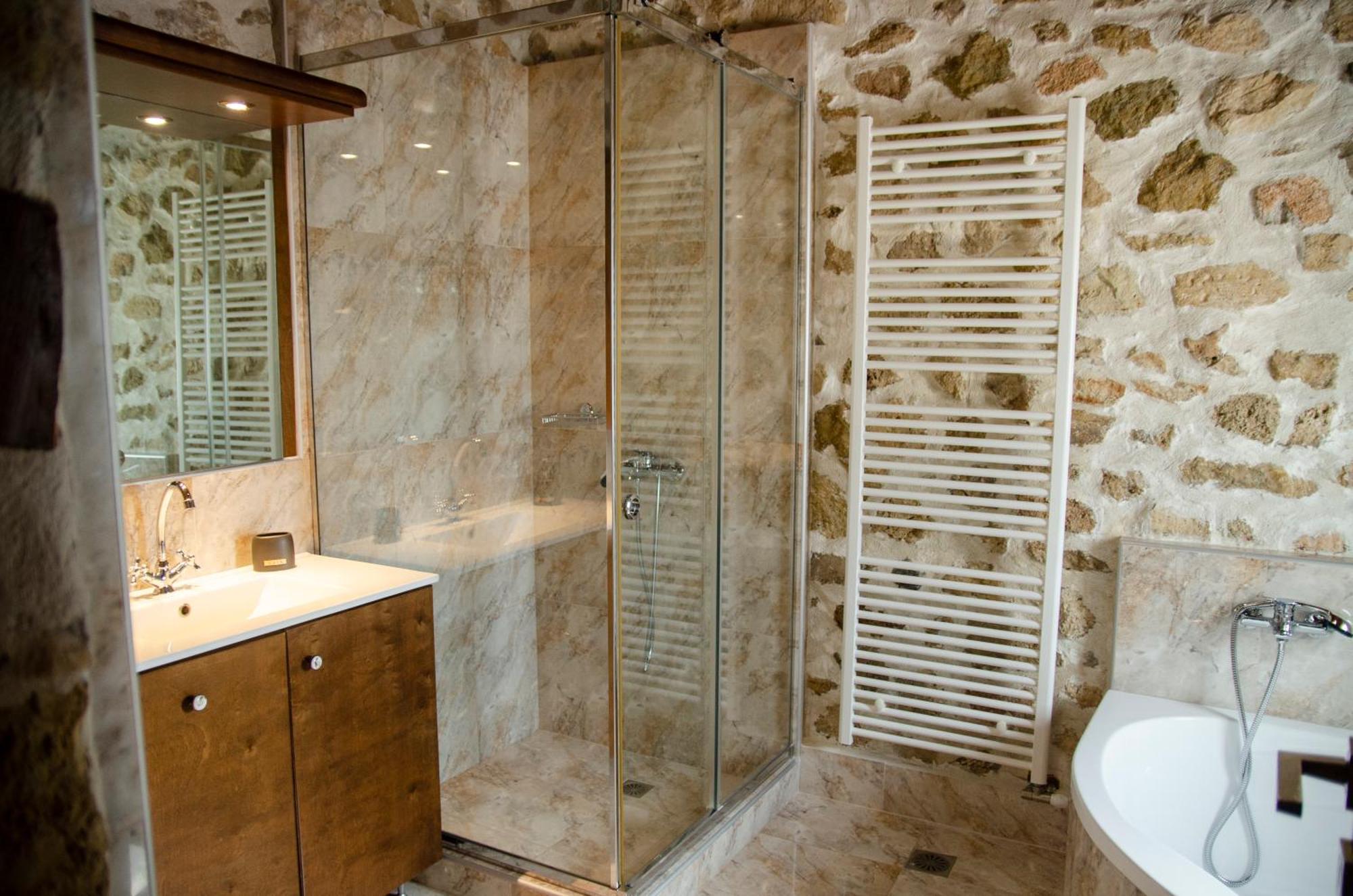 Pyrgou With Shared Swimming Pool Vakantiehuis *