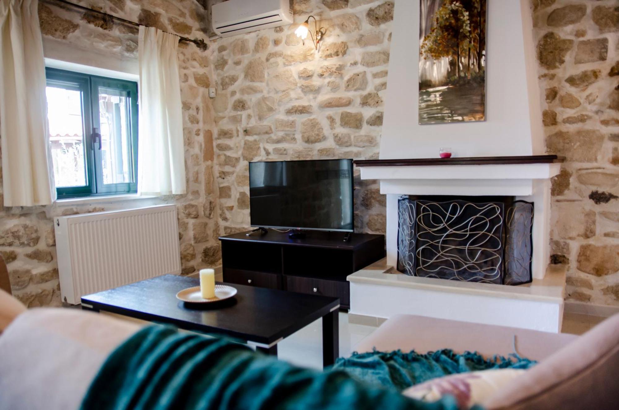 Pyrgou With Shared Swimming Pool Vakantiehuis Iraklion