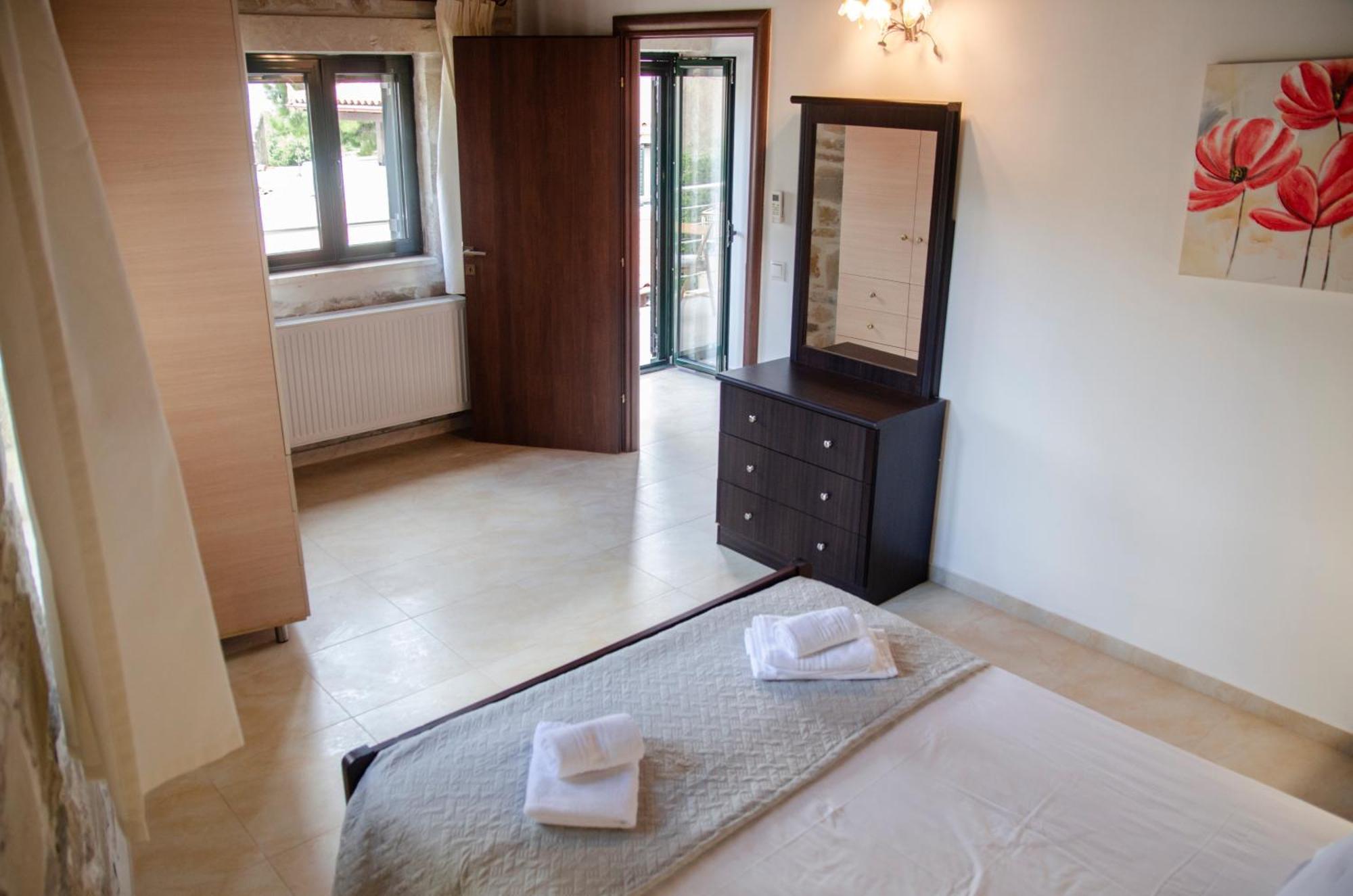 Pyrgou With Shared Swimming Pool Vakantiehuis Iraklion