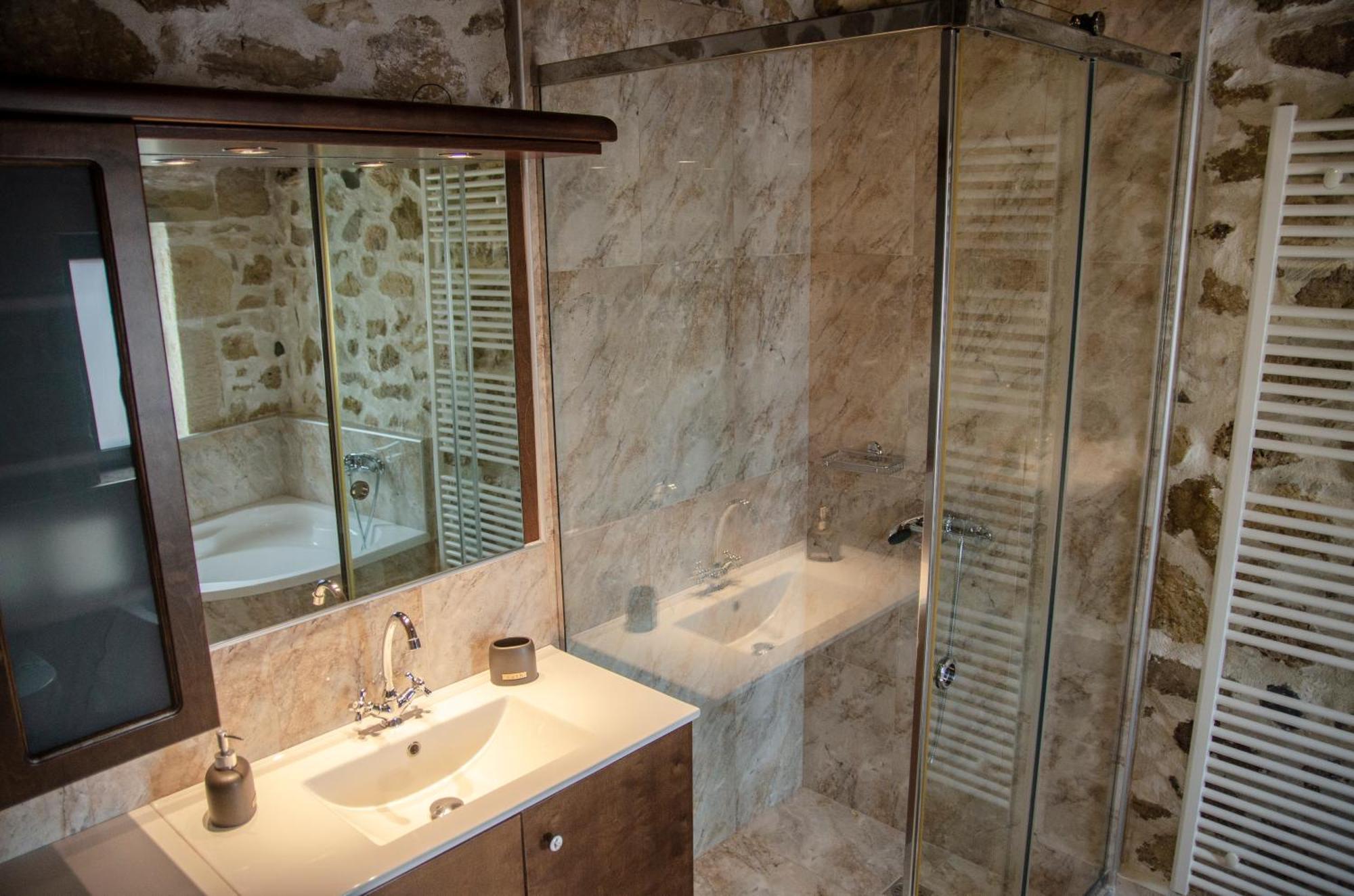 Pyrgou With Shared Swimming Pool Vakantiehuis Iraklion