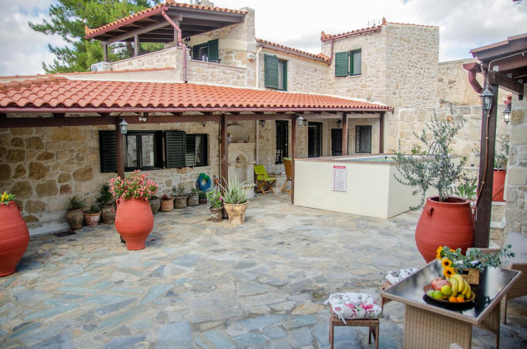 Pyrgou With Shared Swimming Pool Hébergement de vacances *