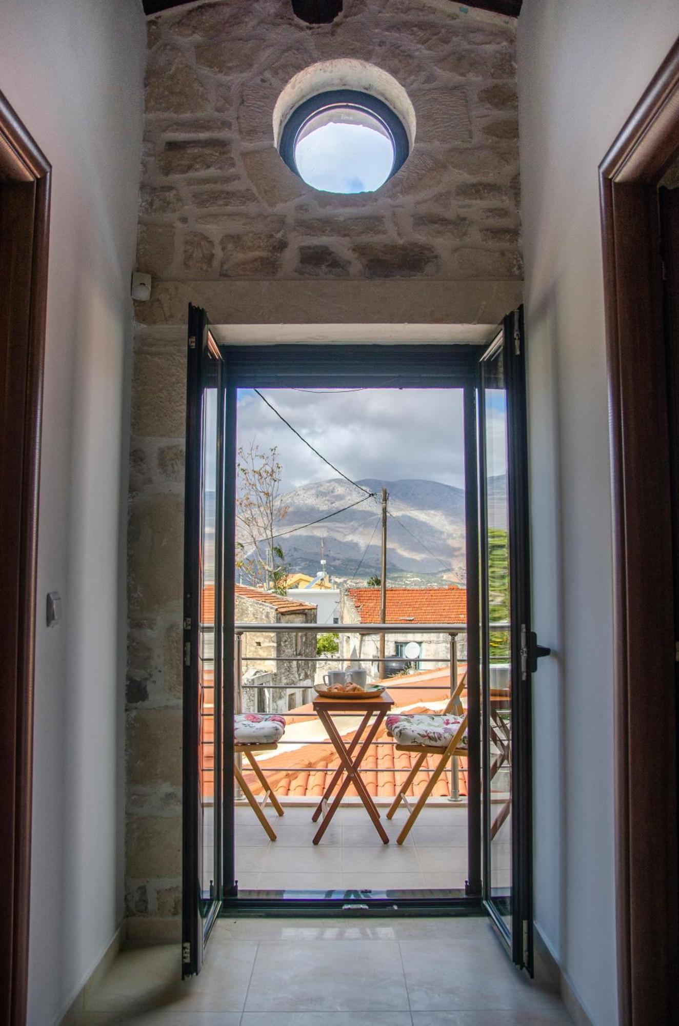 Pyrgou With Shared Swimming Pool Héraklion